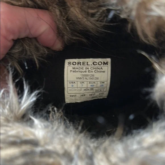 Sorel Brown and Black Winter Boots with Fur Trim - Picture 4 of 4